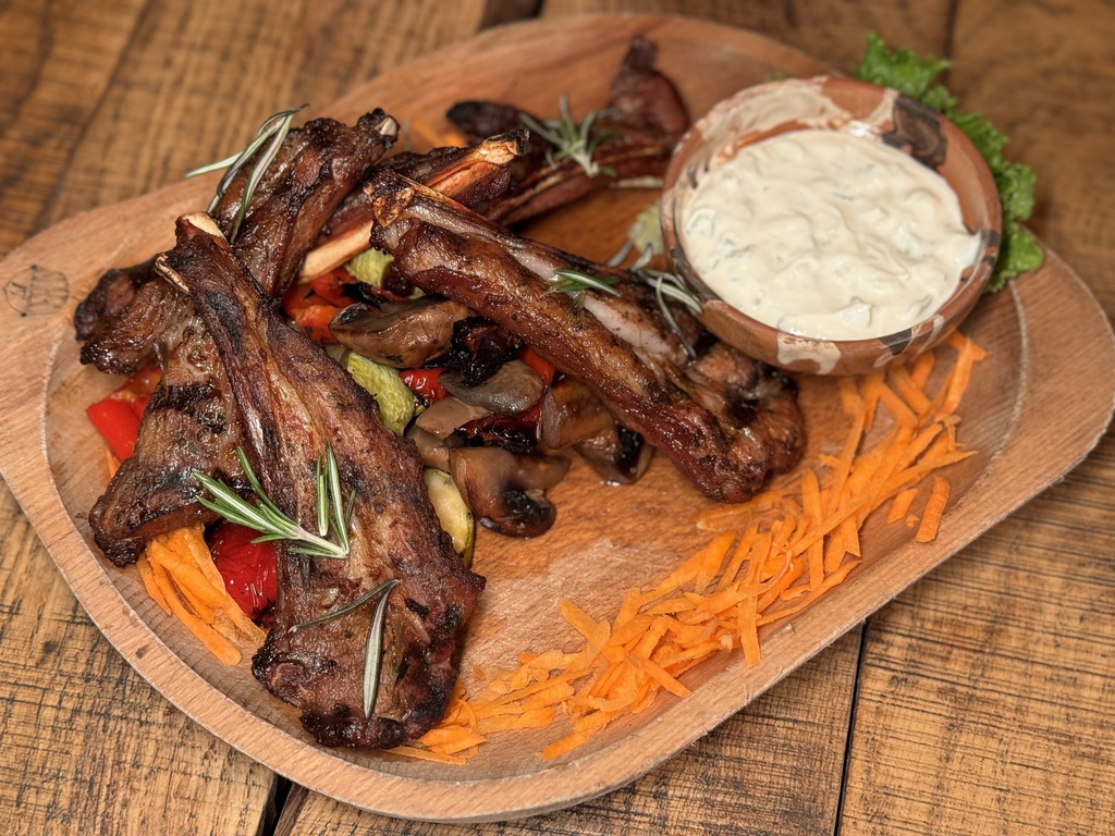 Lamb chops with sauteed vegetables -350/150 g